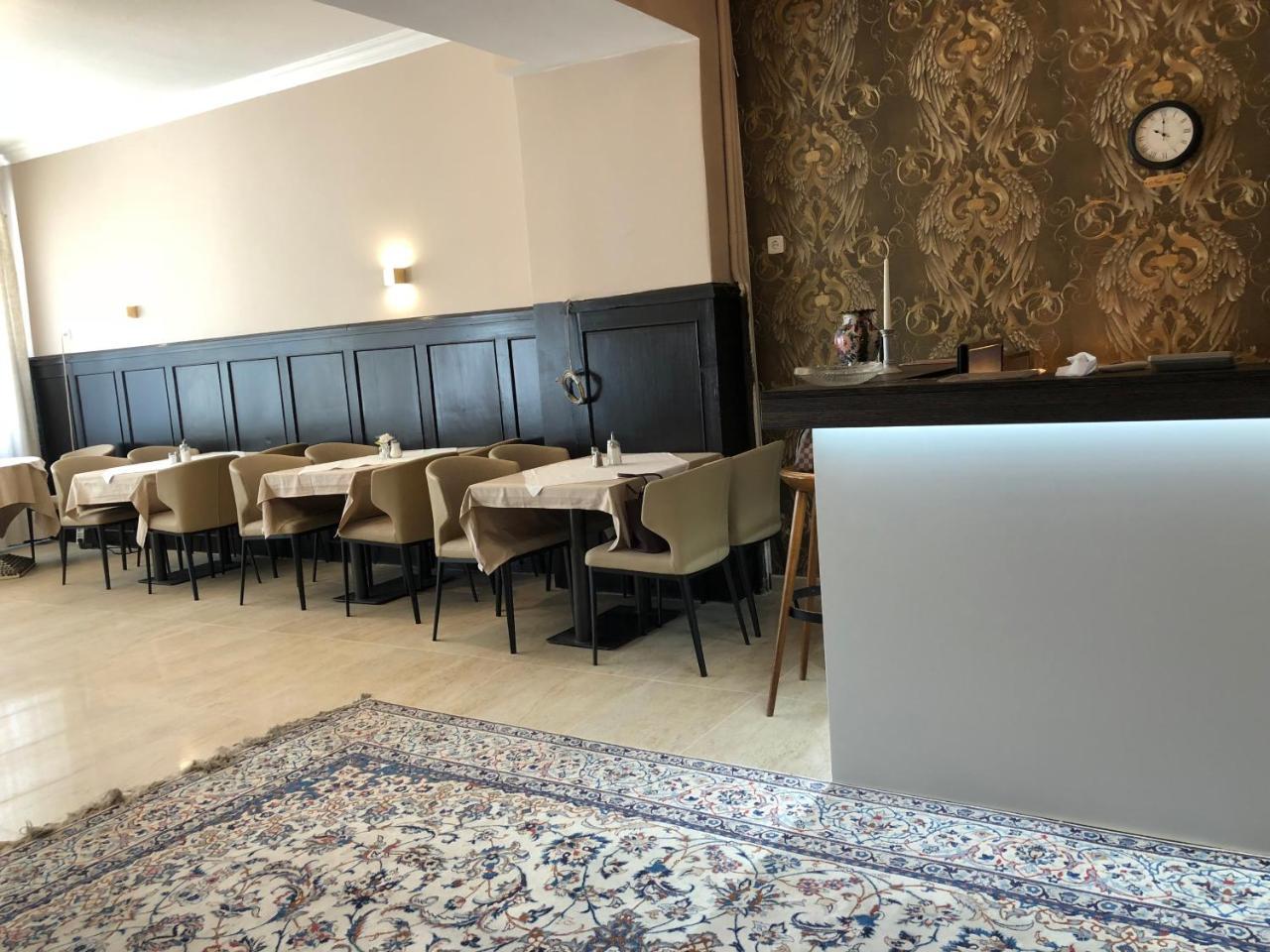 Am Schloss Hotel 2*